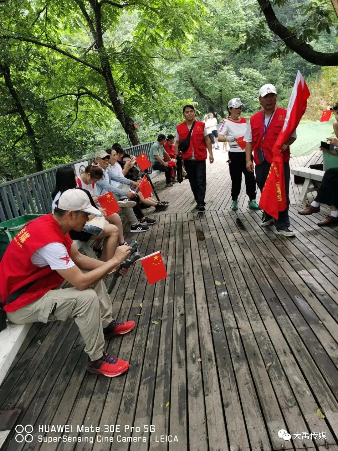 传媒直播背后的花絮，背景、重大事件及其影响