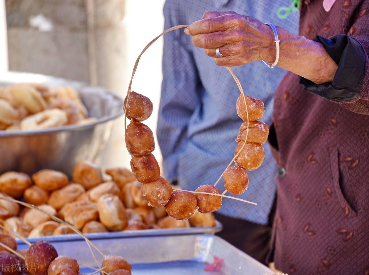 美食盛宴，味蕾之旅与人生励志舞台的直播秀