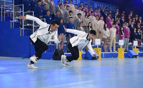 甜蜜暴击最新路透曝光,探班现场,热血青春感受